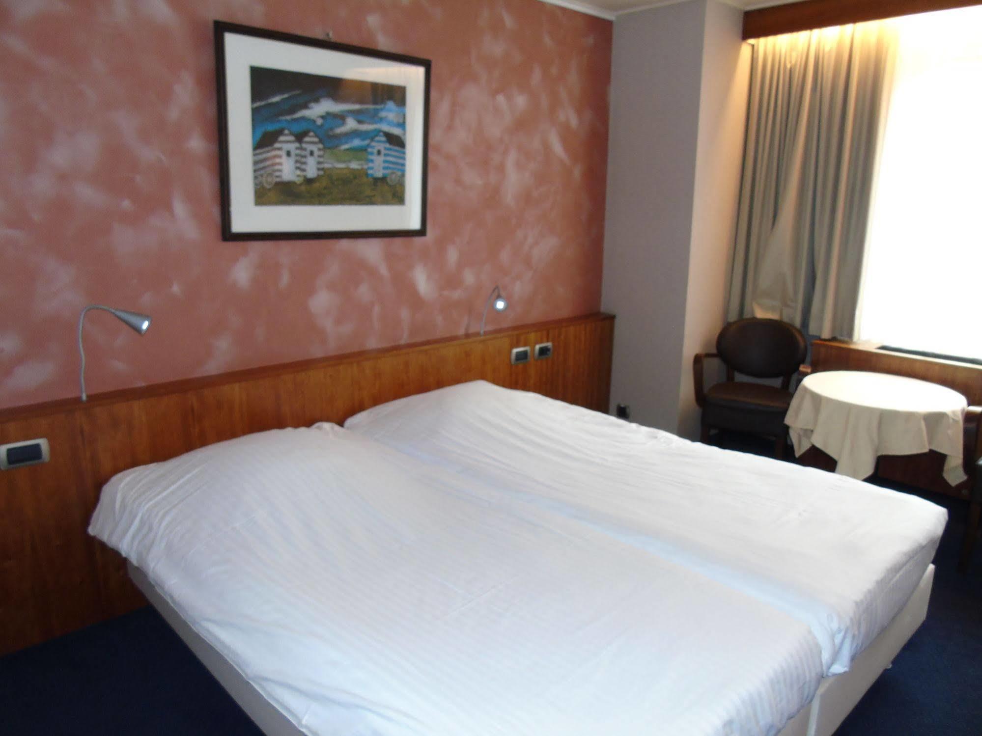 Hotel Pacific Ostenda Esterno foto